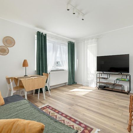 Tysiaclecia Studio Apartament Z Balkonem I Darmowym Parkingiem By Noclegi Renters Katowice Bagian luar foto