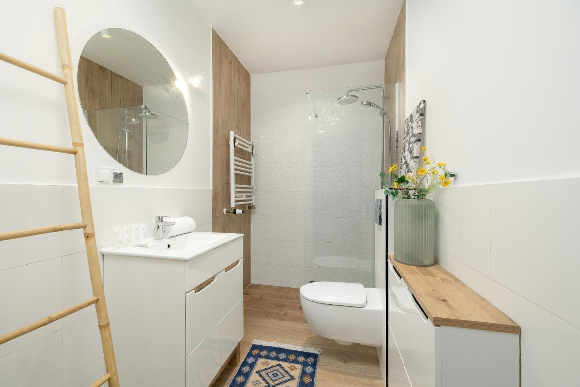 Tysiaclecia Studio Apartament Z Balkonem I Darmowym Parkingiem By Noclegi Renters Katowice Bagian luar foto