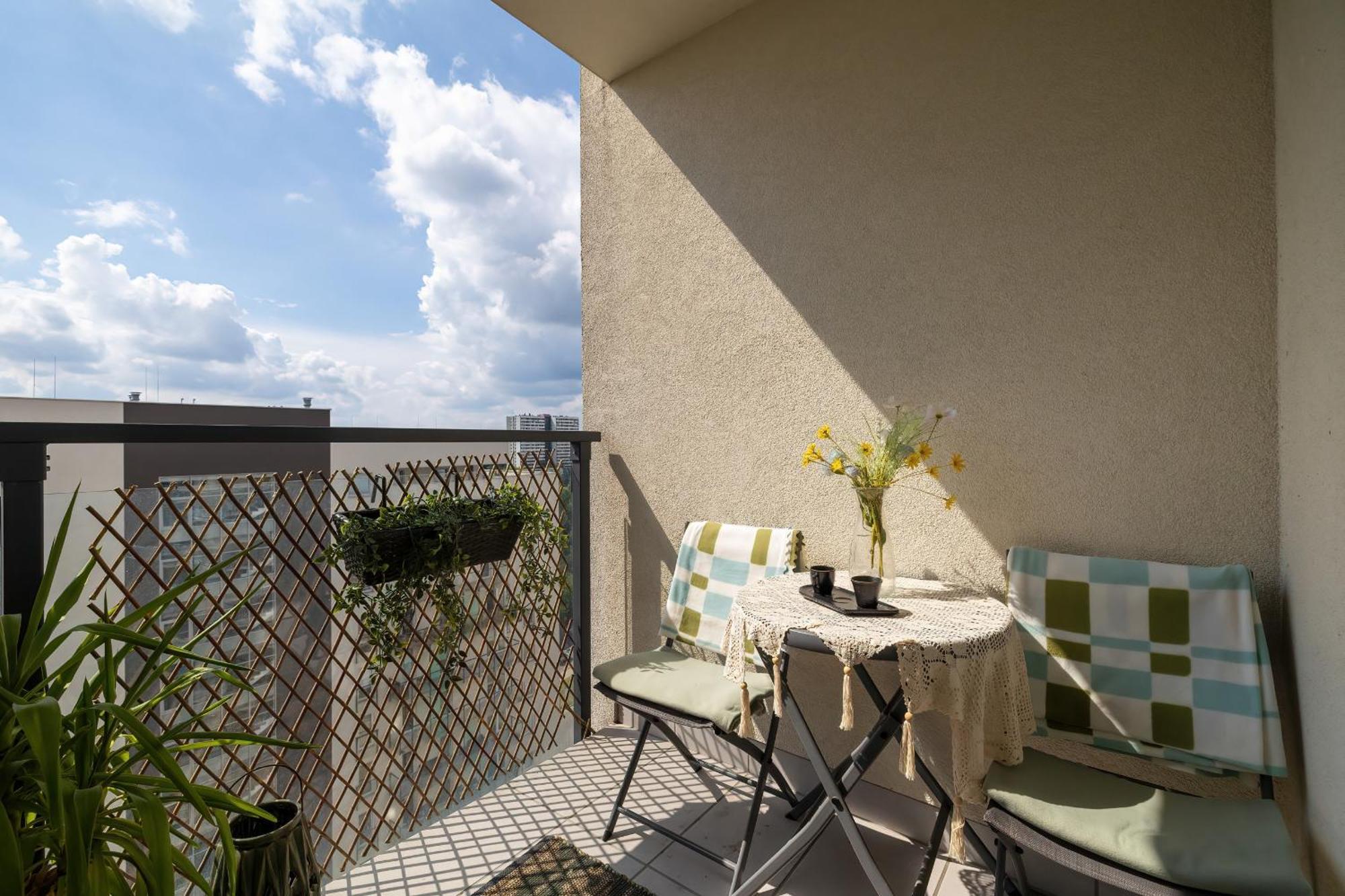 Tysiaclecia Studio Apartament Z Balkonem I Darmowym Parkingiem By Noclegi Renters Katowice Bagian luar foto