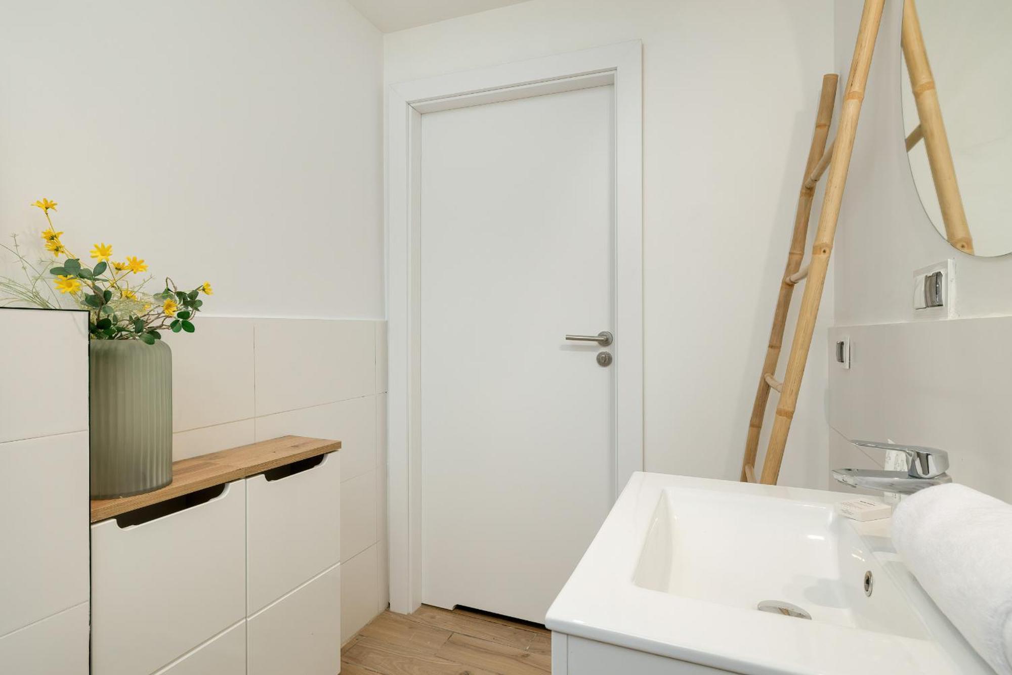 Tysiaclecia Studio Apartament Z Balkonem I Darmowym Parkingiem By Noclegi Renters Katowice Bagian luar foto
